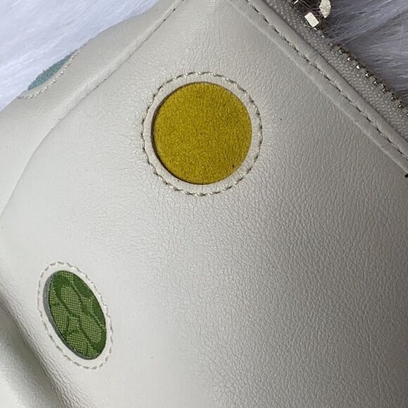 Coach white leather little purse EUC - Picture 2 of 11